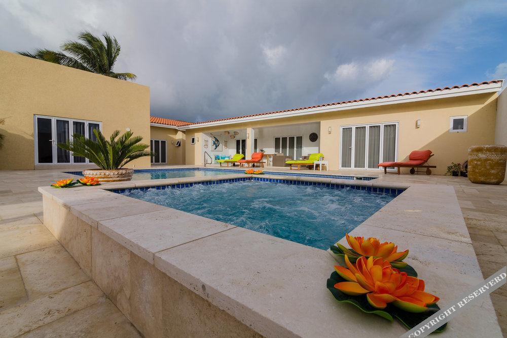 Aruba'S Bakval Suites Exterior foto