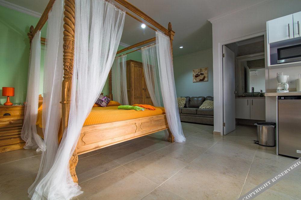 Aruba'S Bakval Suites Exterior foto